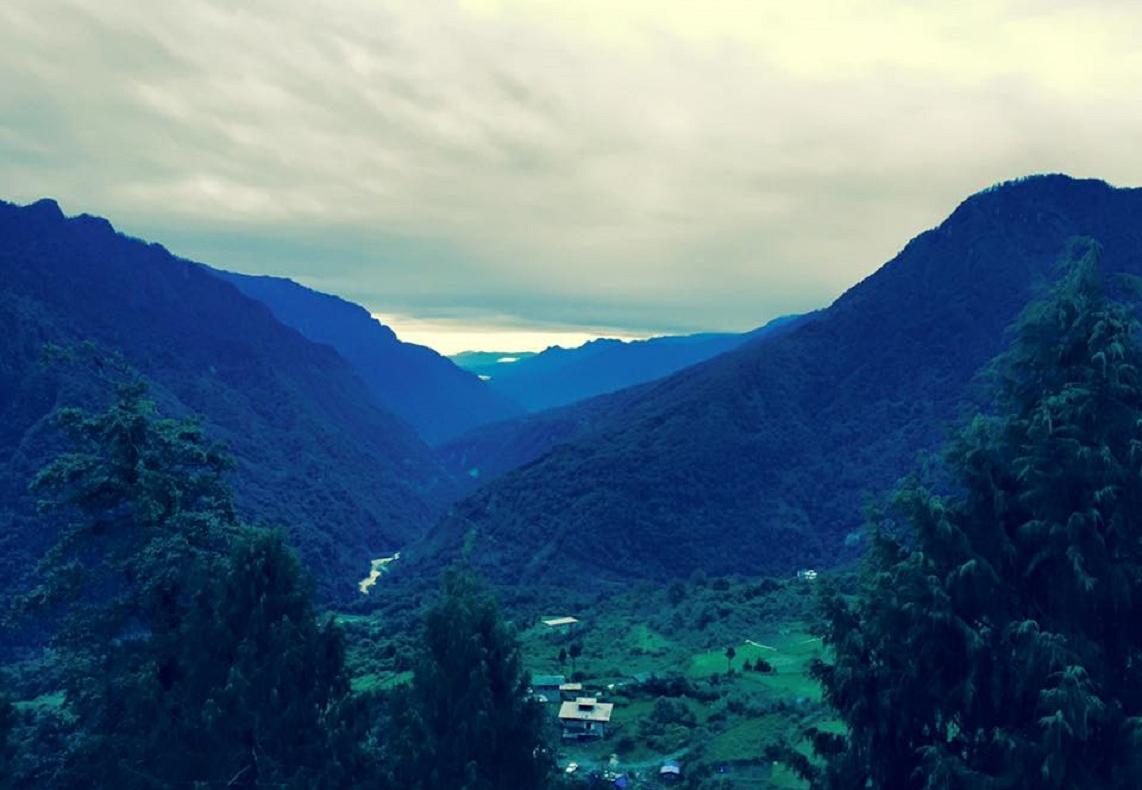 the motor approach road to the Famous Gasa Tshachu (hot spring) will remain closed 